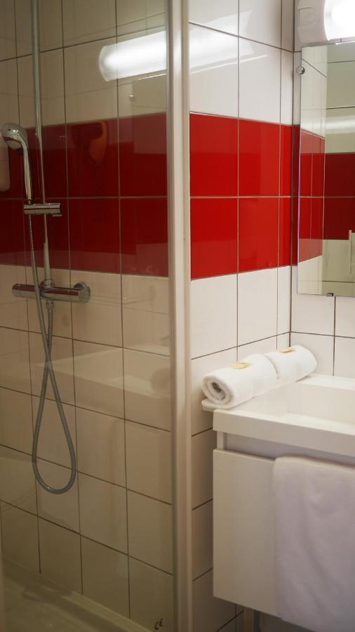Logis Saint Louis Hotel La Suze-sur-Sarthe ภายนอก รูปภาพ