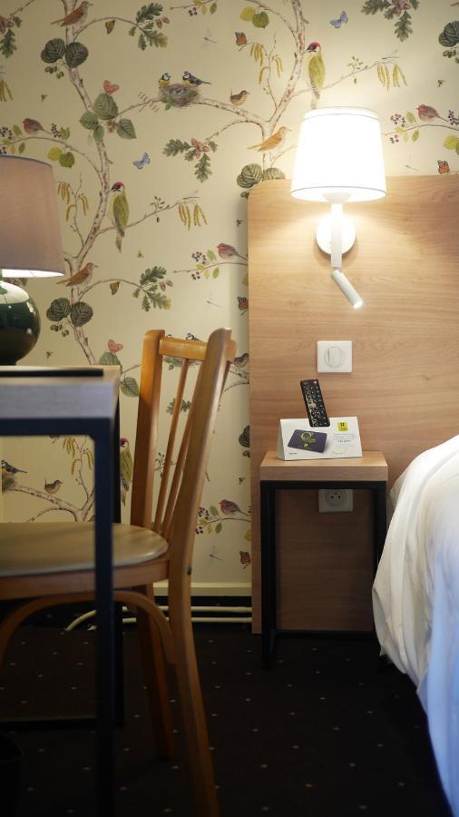 Logis Saint Louis Hotel La Suze-sur-Sarthe ภายนอก รูปภาพ