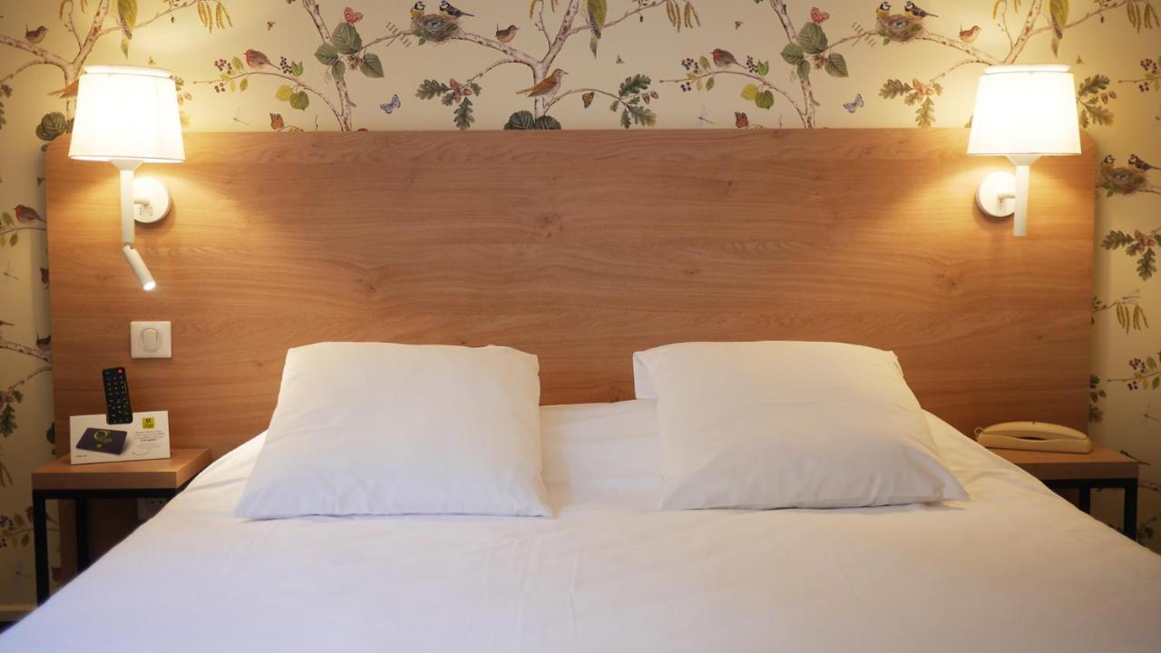 Logis Saint Louis Hotel La Suze-sur-Sarthe ภายนอก รูปภาพ