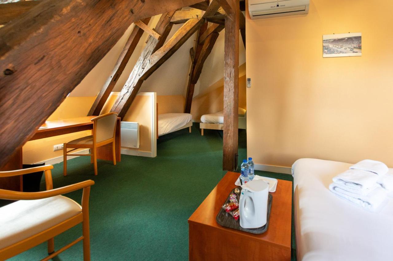 Logis Saint Louis Hotel La Suze-sur-Sarthe ภายนอก รูปภาพ