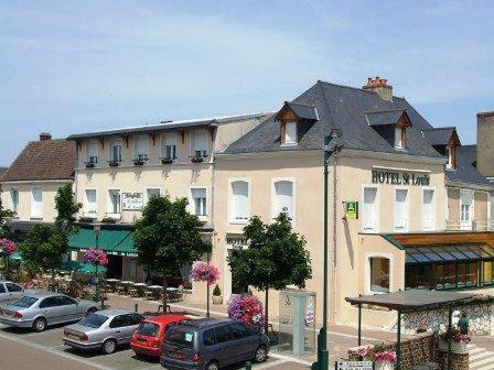 Logis Saint Louis Hotel La Suze-sur-Sarthe ภายนอก รูปภาพ